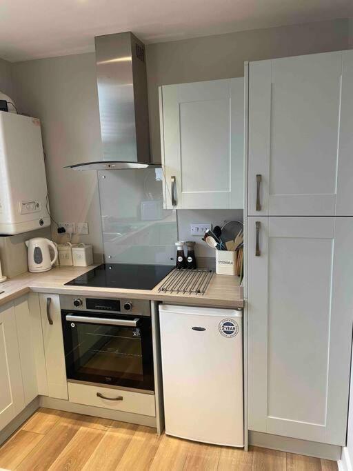Cosy James Street Park 2 Bedroom, Ground Floor Apartment, Garden 헬렌스버그 외부 사진